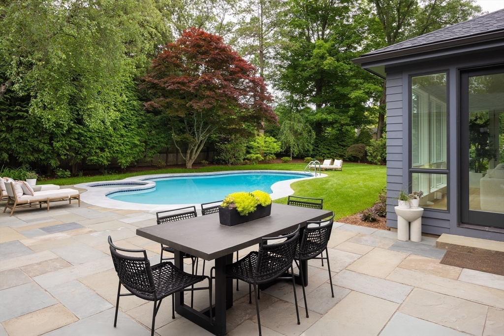68 Mignon Rd