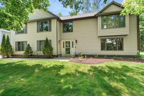 Photo of 25 Dexter Rd, Melrose, MA 02176 (MLS # 73534104)