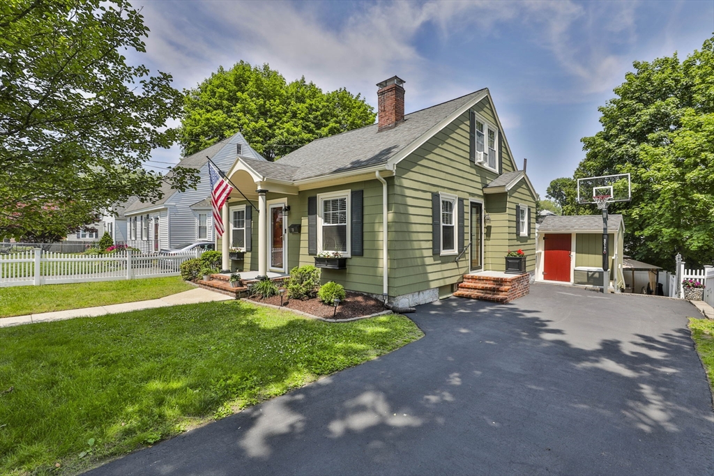 10 Hemenway St