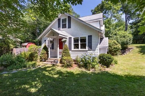 Photo of 29 Elm St, Franklin, MA 02038 (MLS # 73477388)