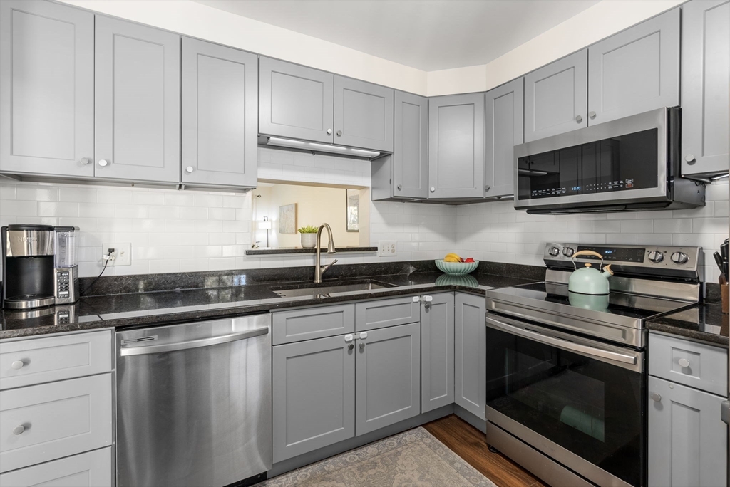 108 Laurelwood Dr 108