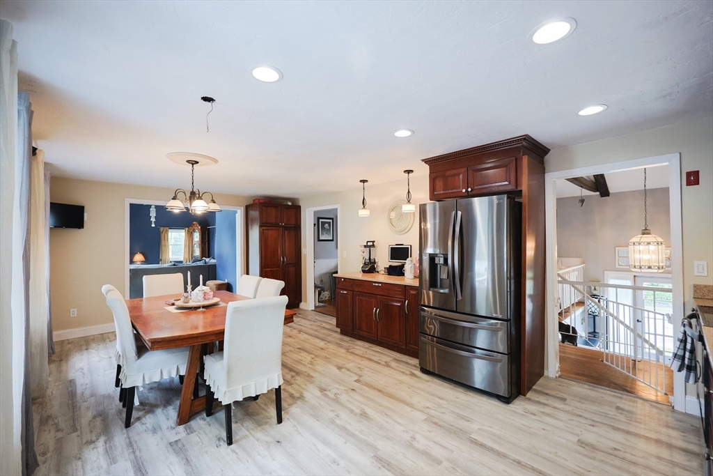 35 Pilgrim Dr