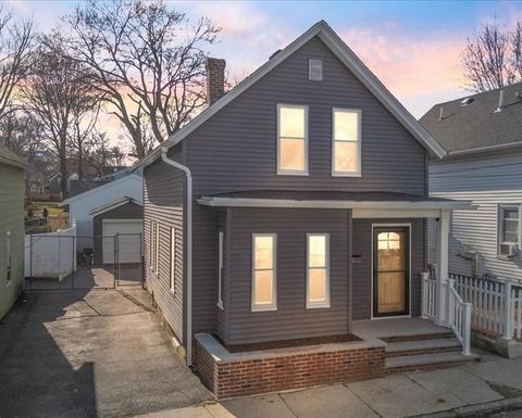 725 School St Lowell MA 01851