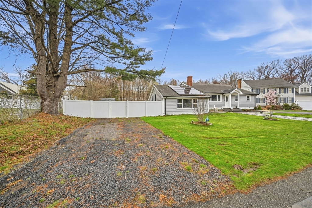 14 Lewis Rd, Randolph, MA Photo #7