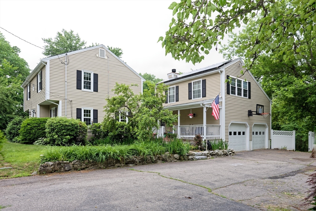 11 Maple St