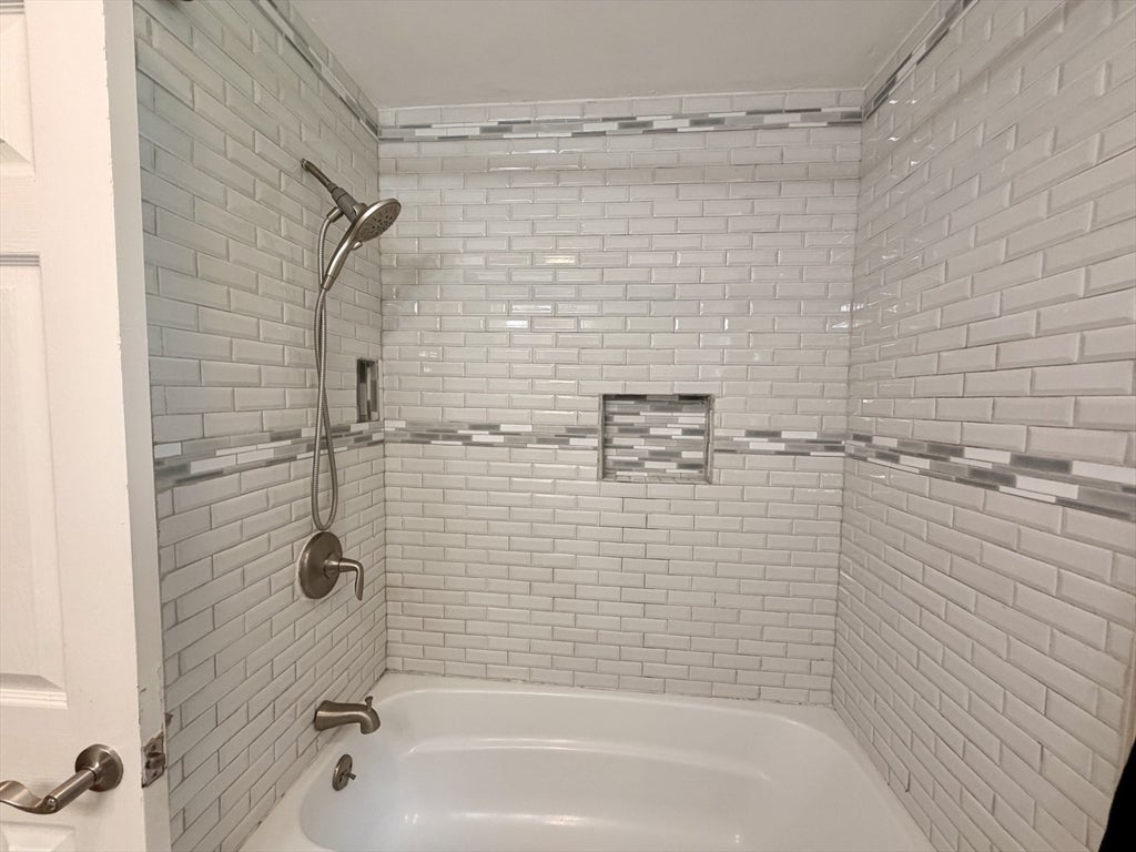 57 Laurel Ln, Bellingham, MA Photo #28
