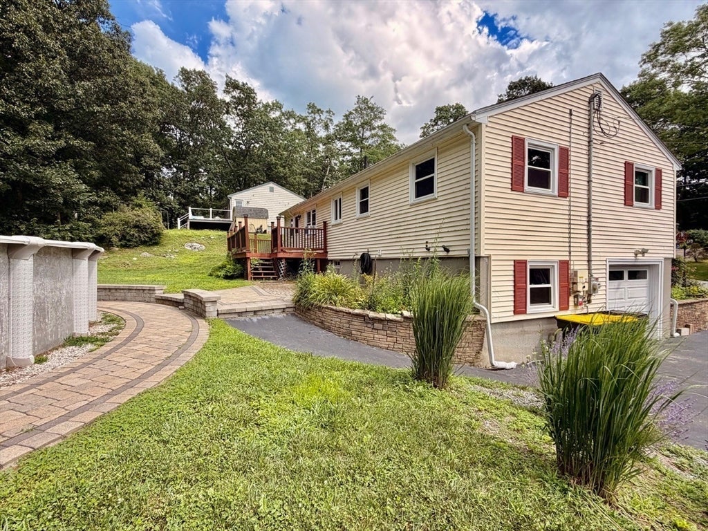 57 Laurel Ln, Bellingham, MA Photo #3