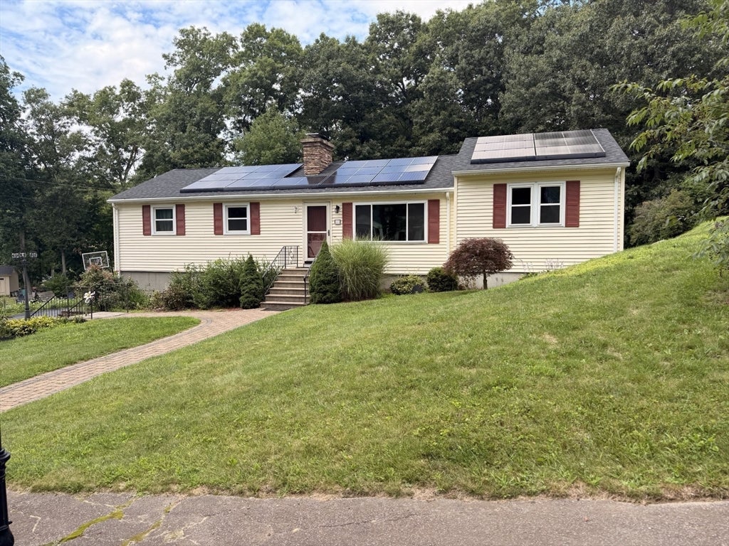 57 Laurel Ln, Bellingham, MA Photo #2