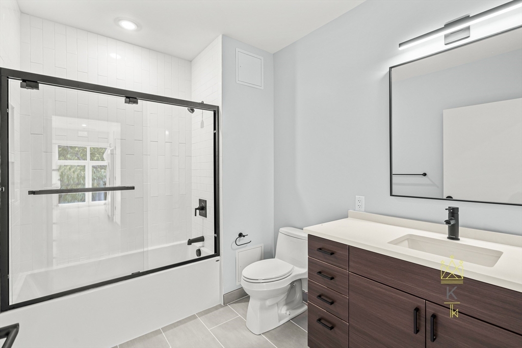 54 Auburn ST #402, Brookline, MA Photo #4