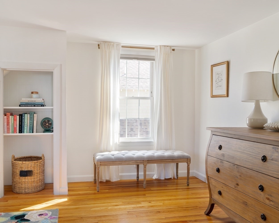 North Andover, Massachusetts 01845, United States, 3 Bedrooms Bedrooms, ,2 BathroomsBathrooms,Residential,Pending,206210