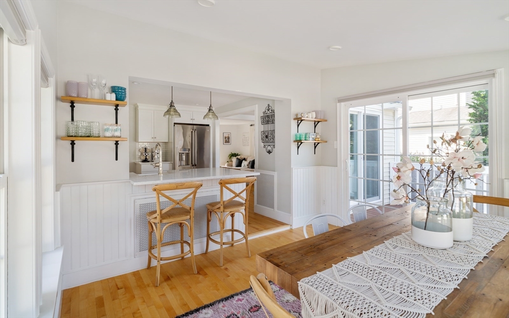 North Andover, Massachusetts 01845, United States, 3 Bedrooms Bedrooms, ,2 BathroomsBathrooms,Residential,Pending,206210