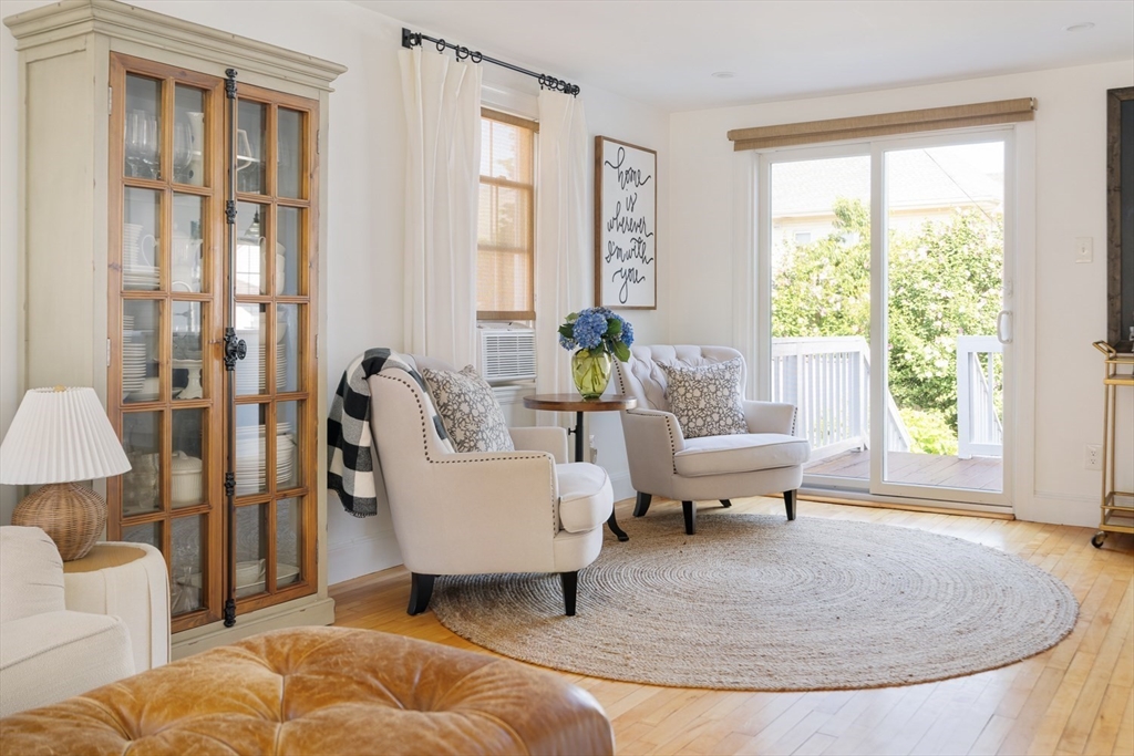 North Andover, Massachusetts 01845, United States, 3 Bedrooms Bedrooms, ,2 BathroomsBathrooms,Residential,Pending,206210