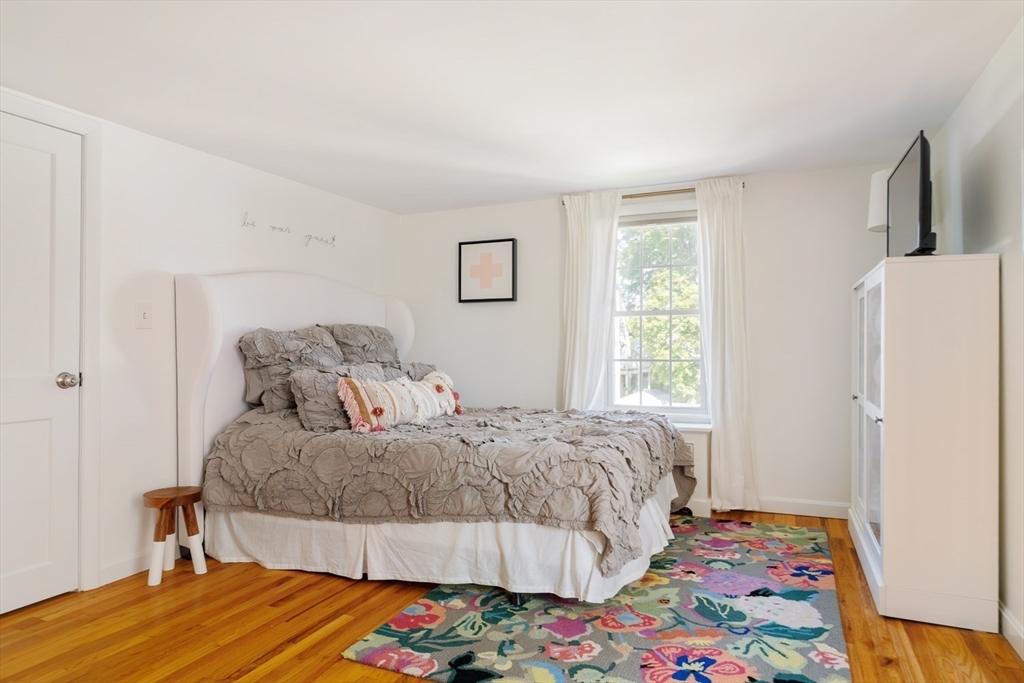 North Andover, Massachusetts 01845, United States, 3 Bedrooms Bedrooms, ,2 BathroomsBathrooms,Residential,Pending,206210