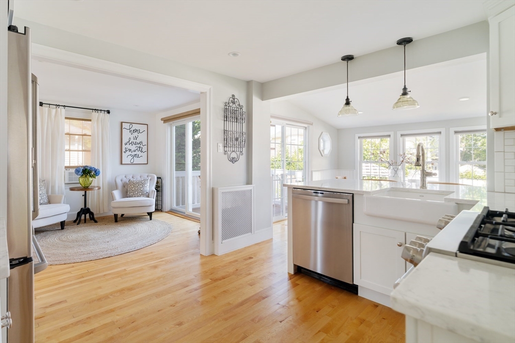 North Andover, Massachusetts 01845, United States, 3 Bedrooms Bedrooms, ,2 BathroomsBathrooms,Residential,Pending,206210