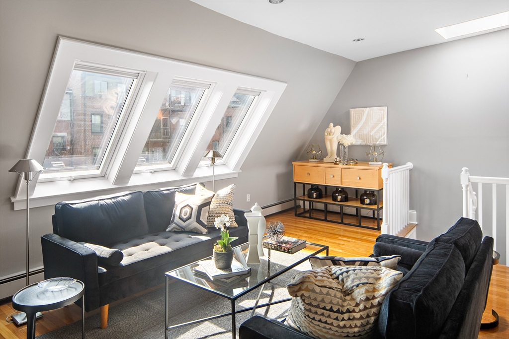 27 E Springfield St 3