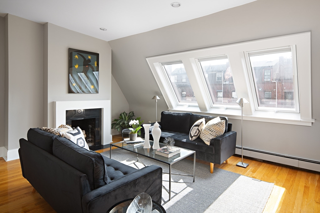 27 E Springfield St 3