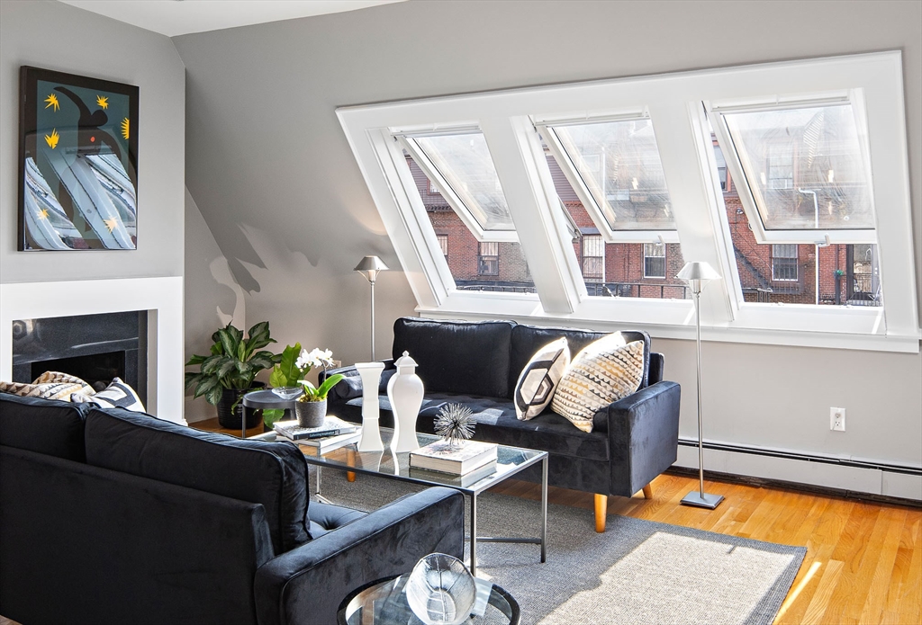 27 E Springfield St 3