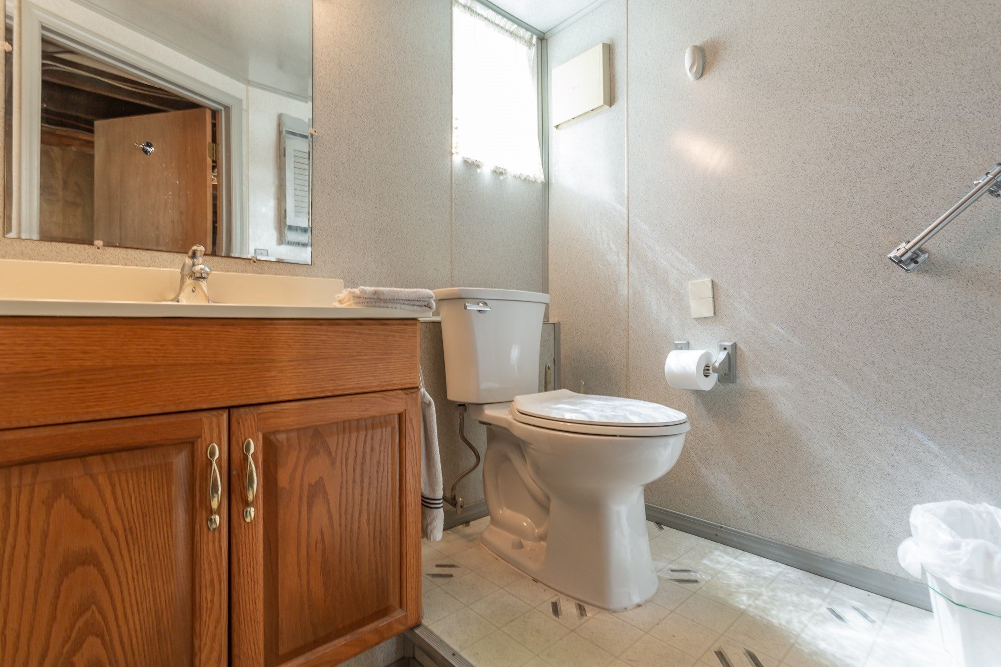 2714 Riverside Avenue, Somerset, MA, 2714 Riverside Avenue, Somerset, MA Photo #25