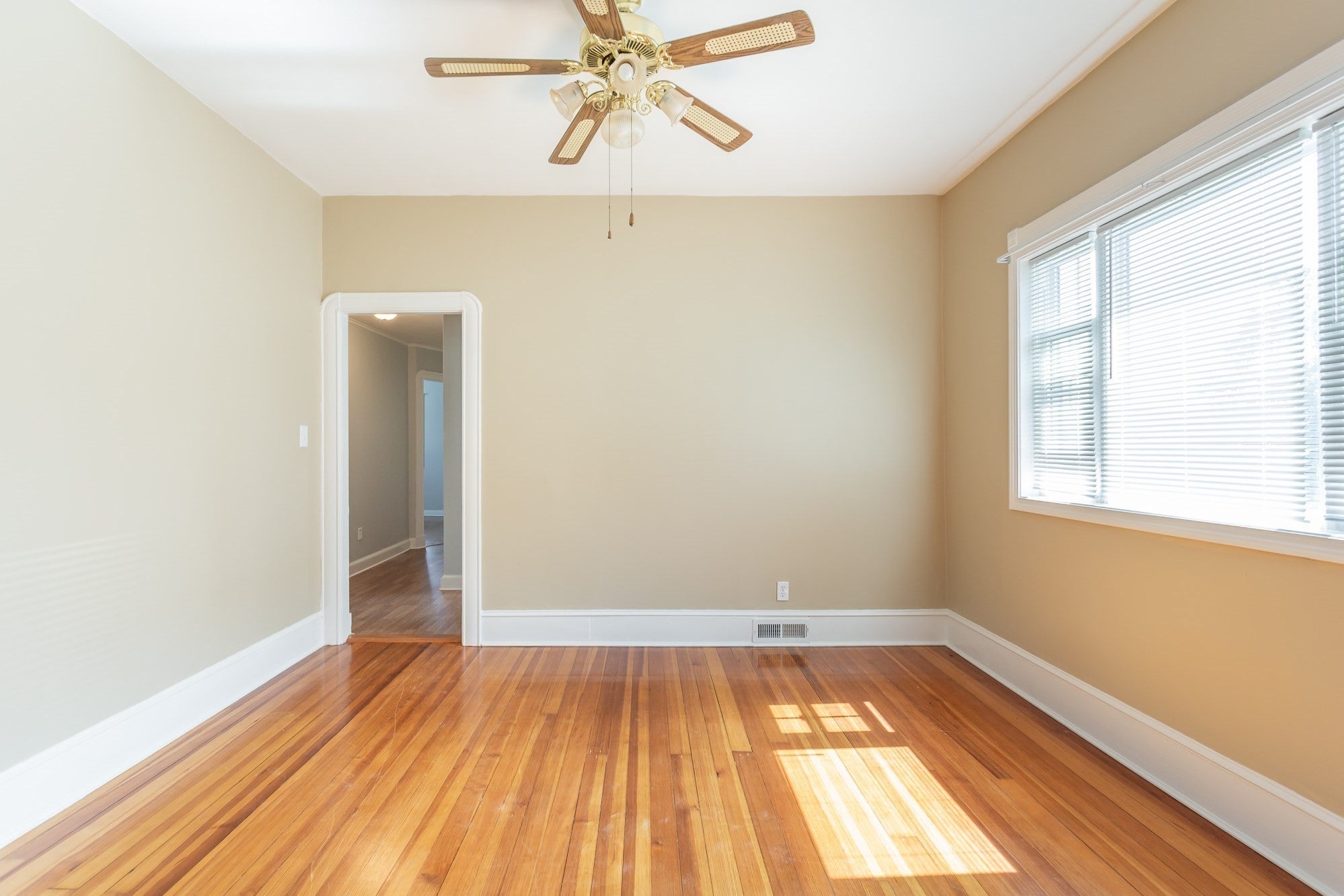 2714 Riverside Avenue, Somerset, MA, 2714 Riverside Avenue, Somerset, MA Photo #11