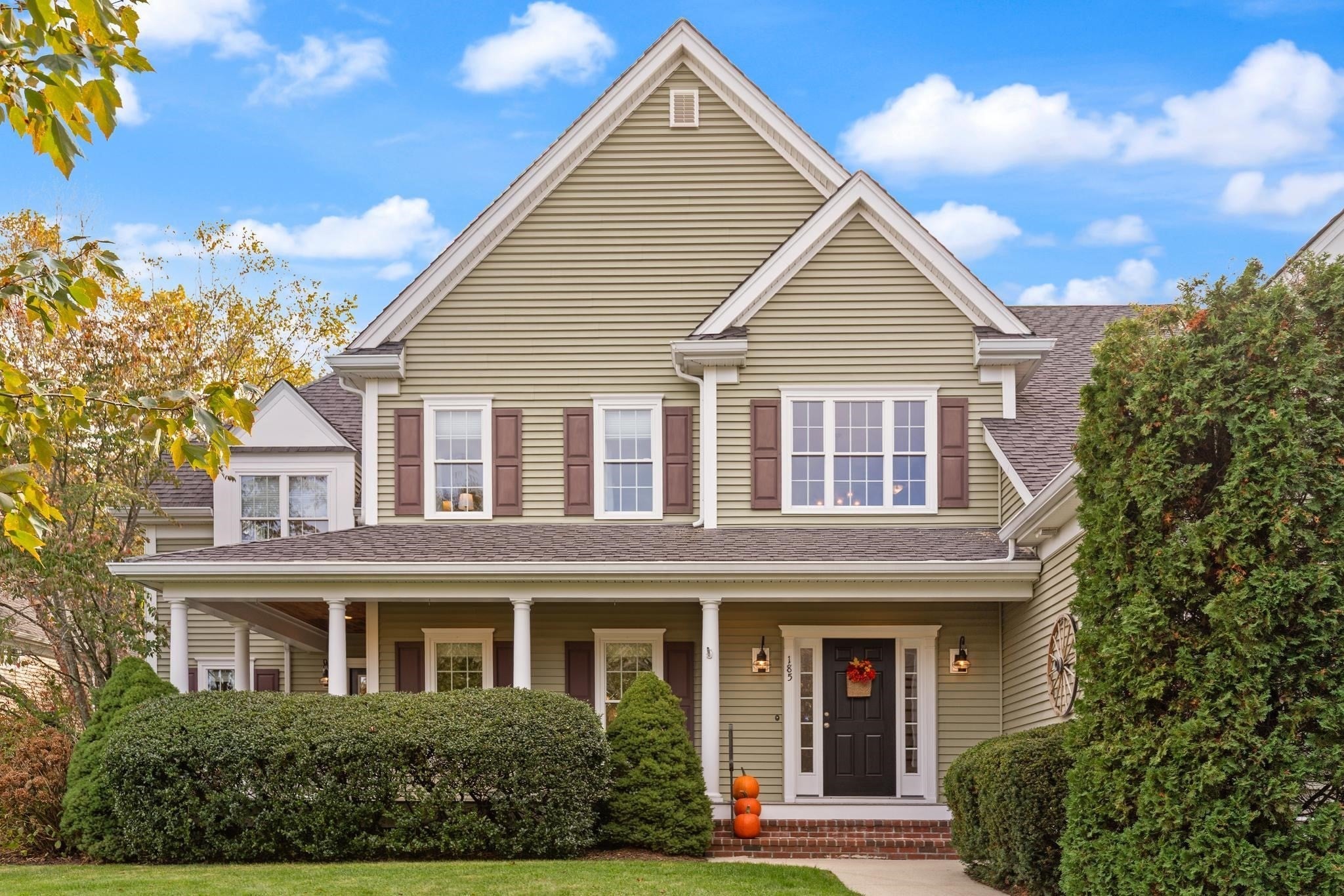 185 Riverside Dr, Wrentham, MA Photo #3