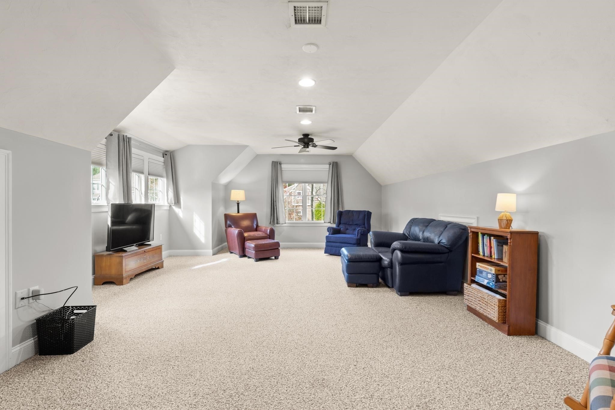185 Riverside Dr, Wrentham, MA Photo #29