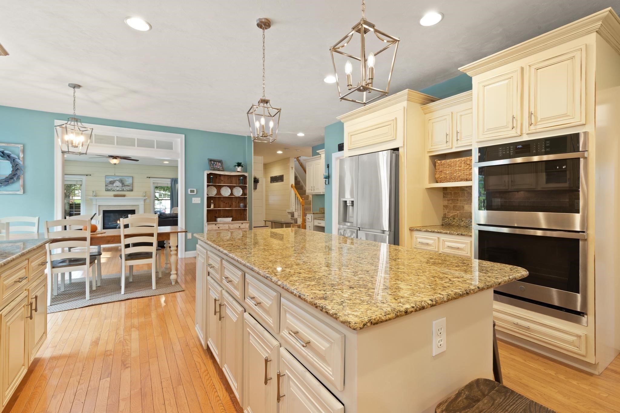 185 Riverside Dr, Wrentham, MA Photo #12