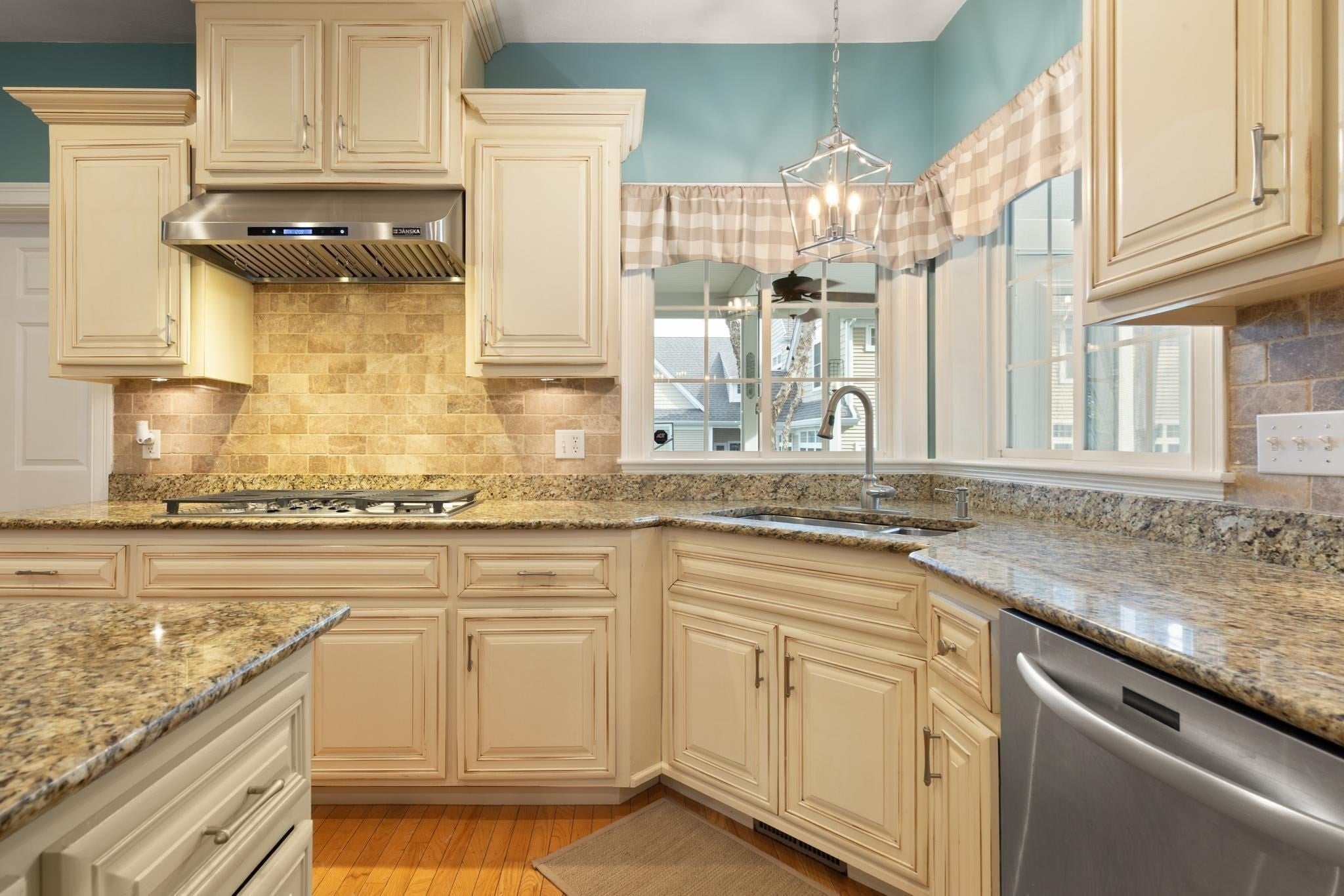 185 Riverside Dr, Wrentham, MA Photo #11