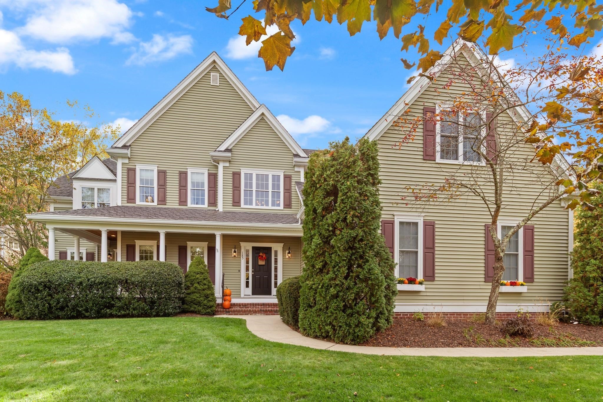 185 Riverside Dr, Wrentham, MA Photo #1