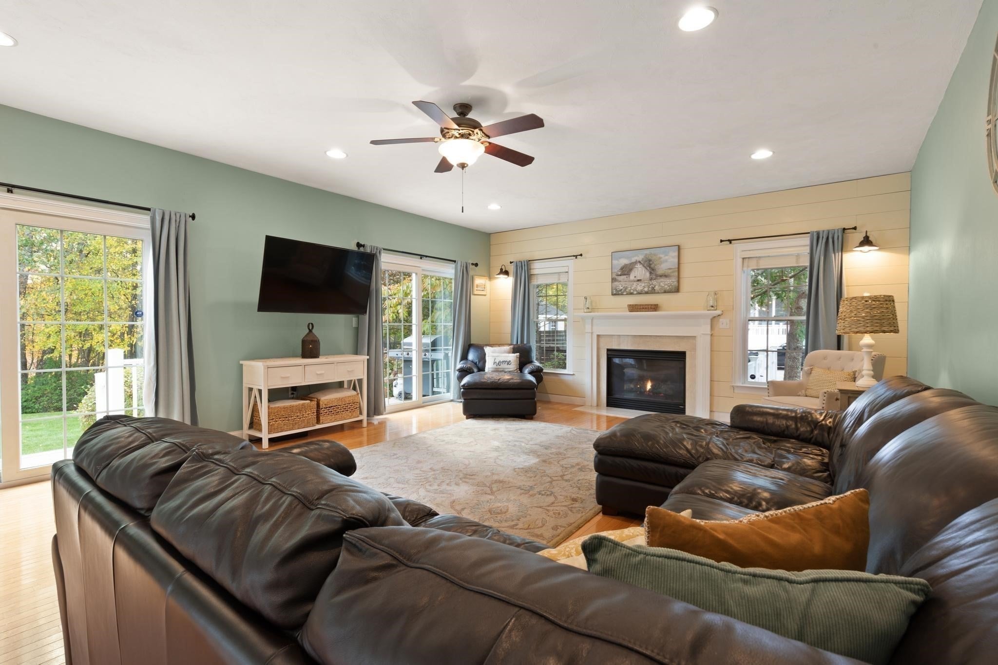 185 Riverside Dr, Wrentham, MA Photo #17