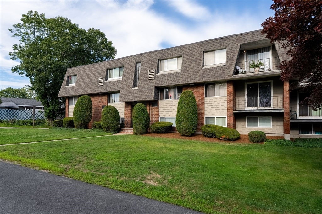 68 Summer Ave #1, Stoughton, MA Photo #2