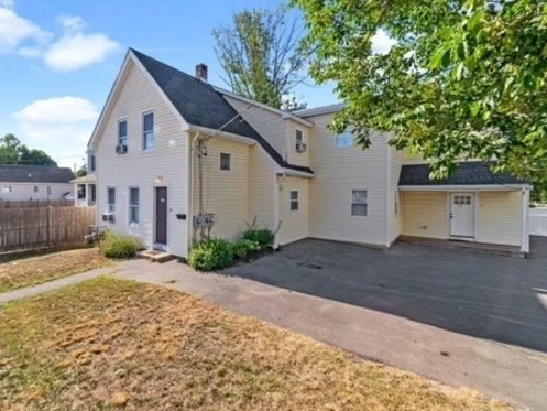 582 Centre St