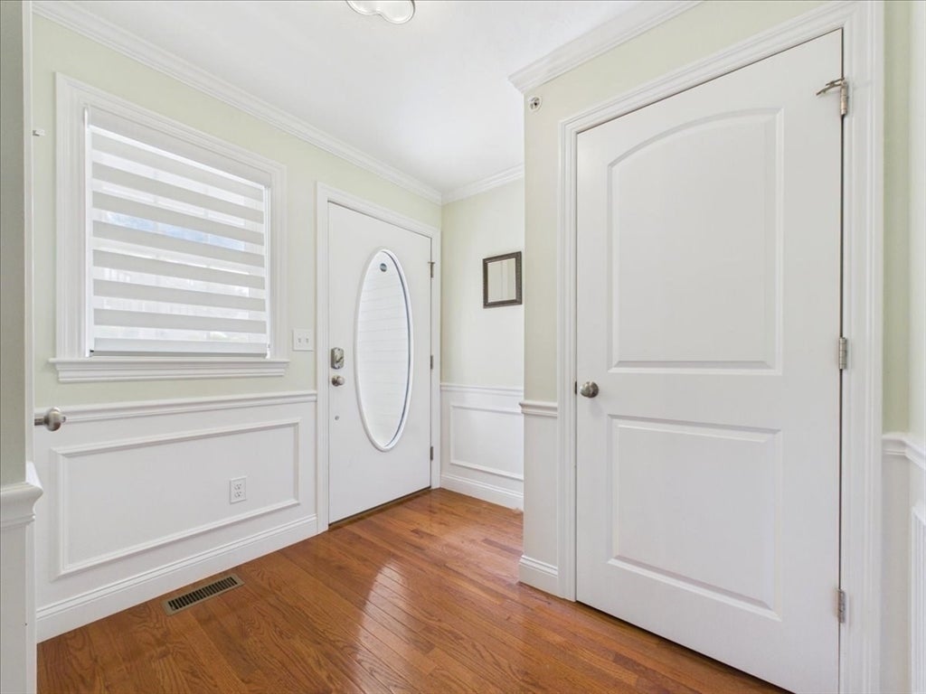 8 Eastern Point Dr 8