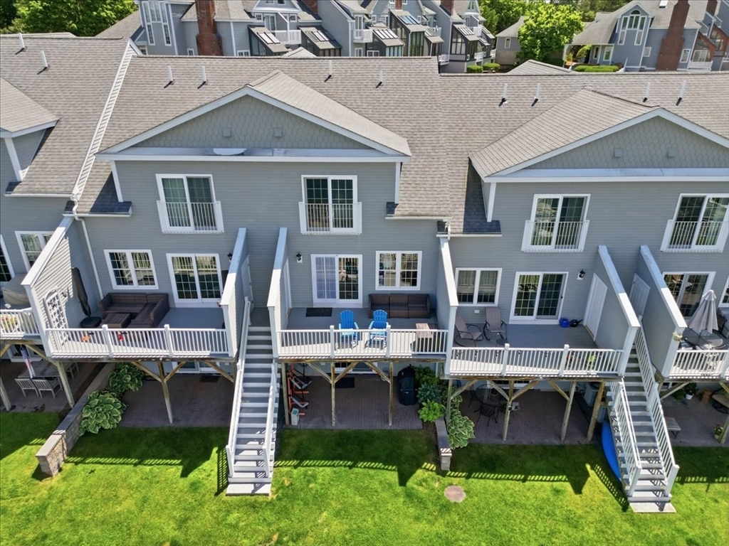 8 Eastern Point Dr 8