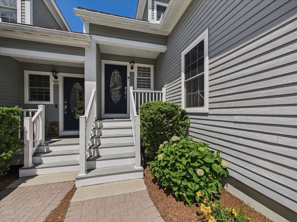 8 Eastern Point Dr 8