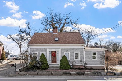 39 Eastern Ave Essex MA 01929