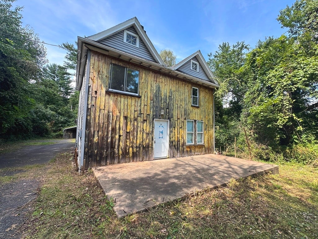 Photo of 25 Kendrick St, South Hadley, MA