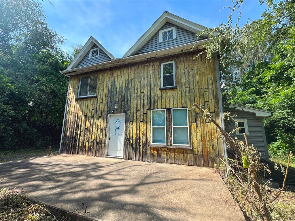 25 Kendrick St