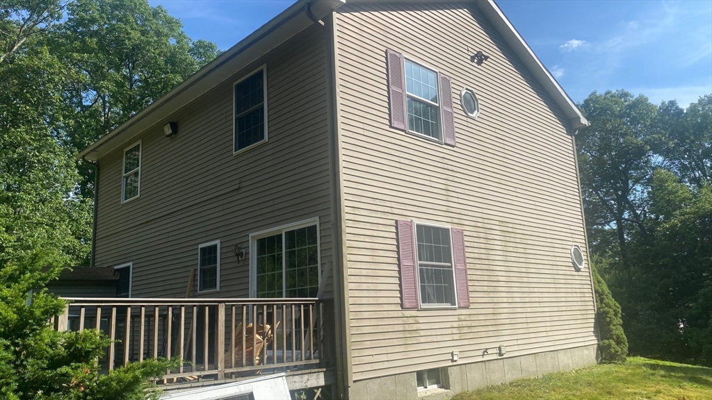 97 N Row Rd