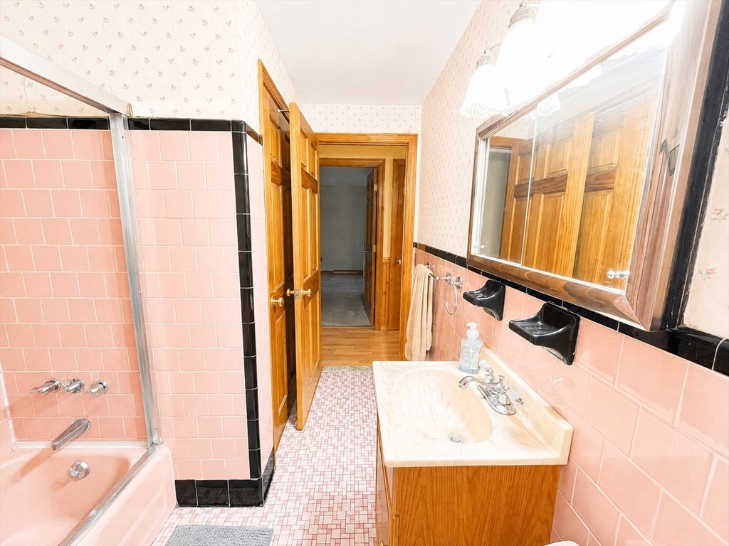 60 Martin St, East Providence, RI, 60 Martin St, East Providence, RI Photo #17
