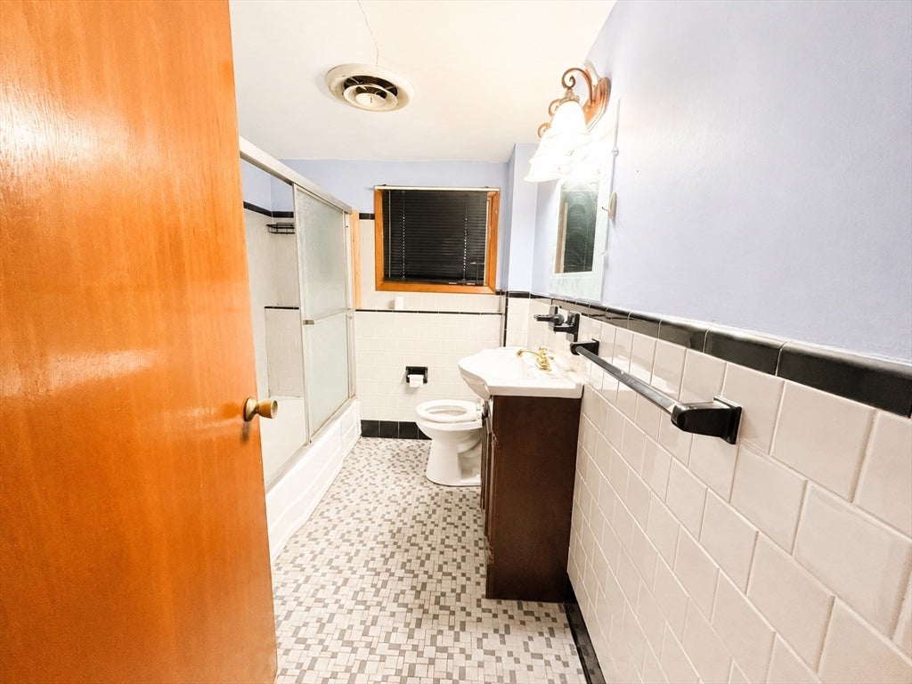 60 Martin St, East Providence, RI, 60 Martin St, East Providence, RI Photo #24