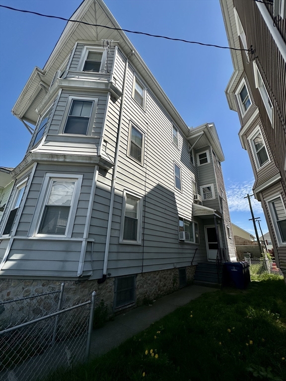 166 Clifford St