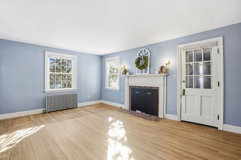 12 Cardinal Road Worcester MA 01602