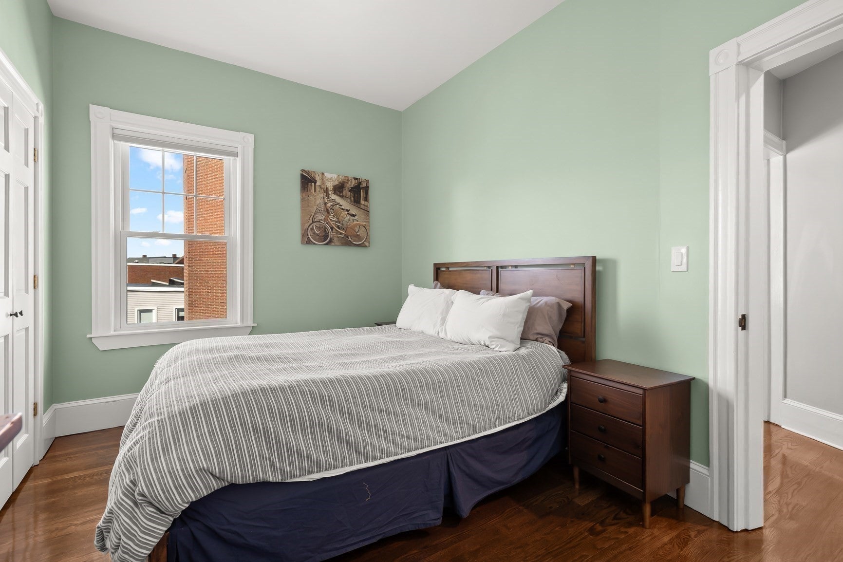 372 Silver St, Boston, MA Photo #16