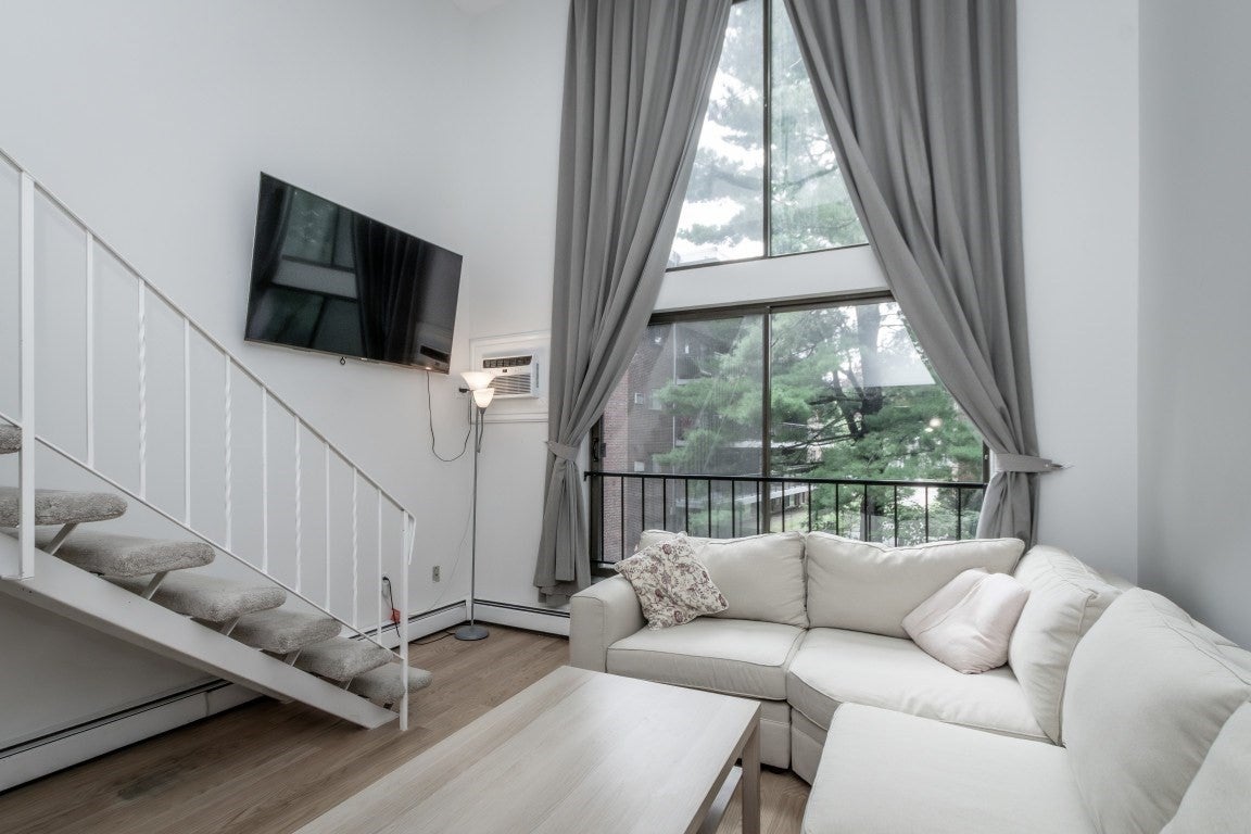 993 Massachusetts Ave #206, Arlington, MA Photo #4