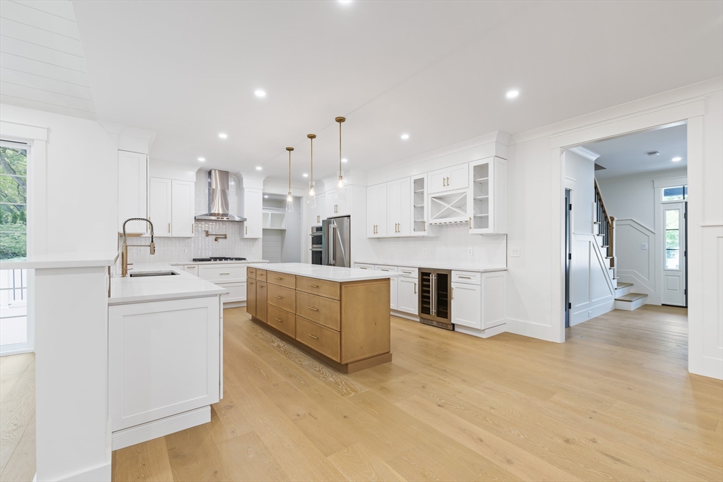 Natick, Massachusetts 01760, United States, 5 Bedrooms Bedrooms, ,5 BathroomsBathrooms,Residential,Active,155580