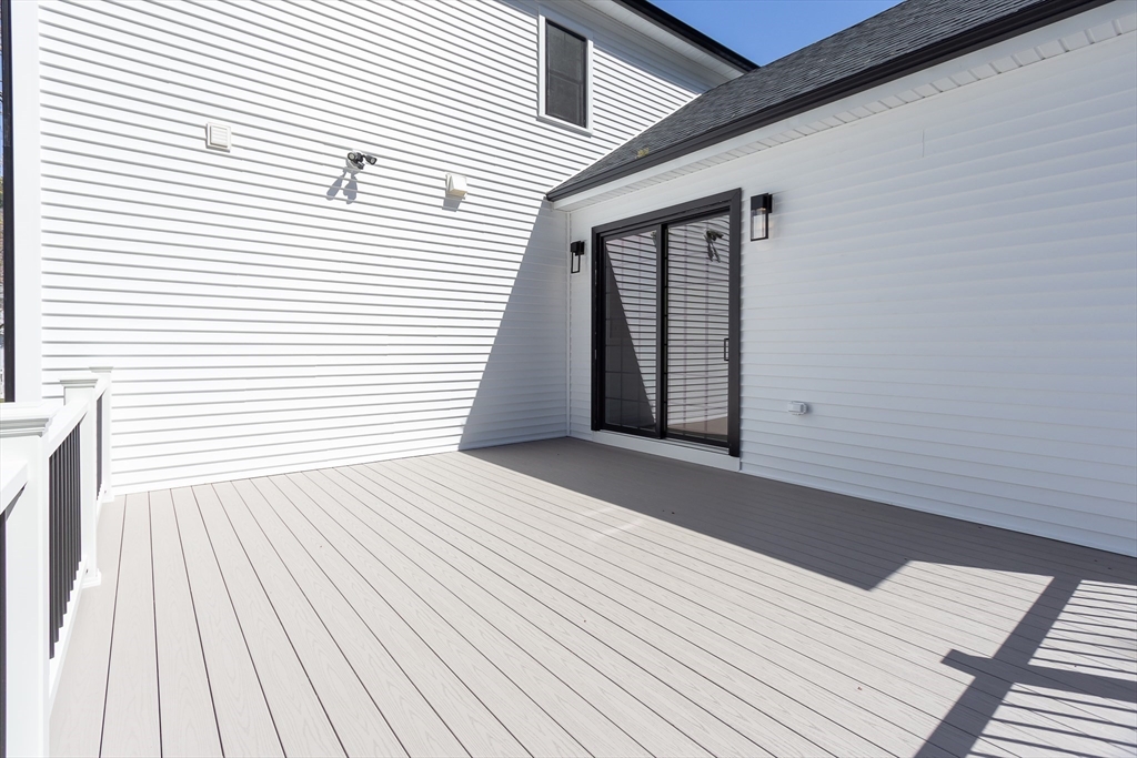 Natick, Massachusetts 01760, United States, 5 Bedrooms Bedrooms, ,5 BathroomsBathrooms,Residential,Active,155580