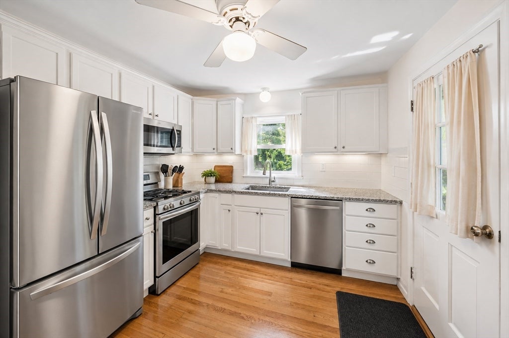 10 Curtis Cir, Canton, MA, 10 Curtis Cir, Canton, MA Photo #4