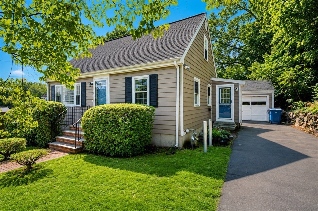 10 Curtis Cir, Canton, MA, 10 Curtis Cir, Canton, MA Photo #2