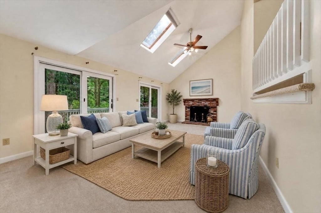 68 Trout Farm Ln