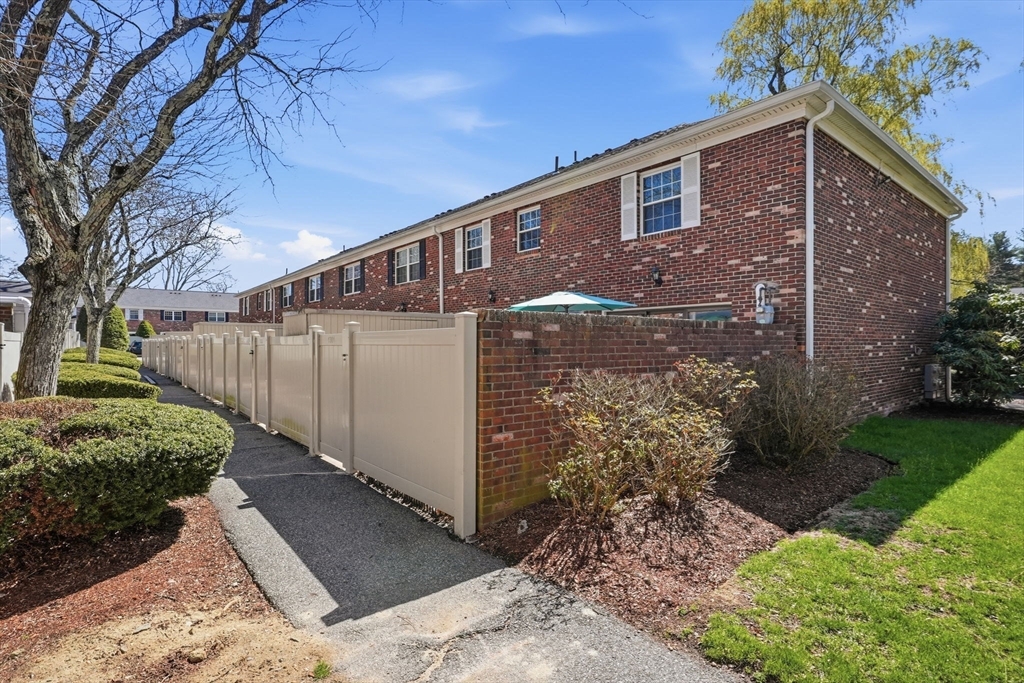 1301 Windsor Drive 1301